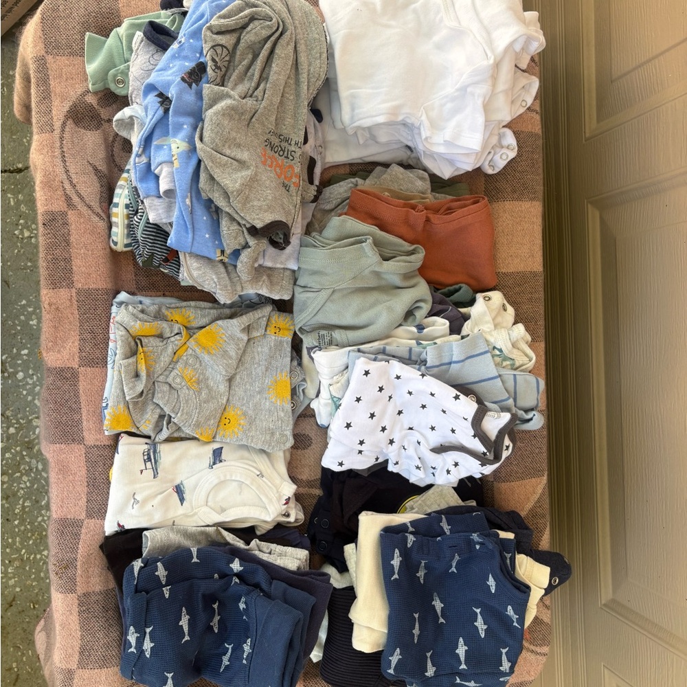 45 pieces of 0-3 months baby clothes.